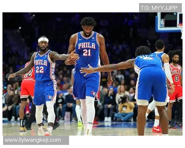 76人主场首战排出新组合:五人阵容迎击黄蜂 76人主场首战排出新组合:五人阵容迎击黄蜂