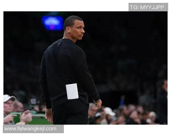 掘金双雄赛后温情相拥 官媒相约再重逢 掘金双雄赛后温情相拥 官媒相约再重逢