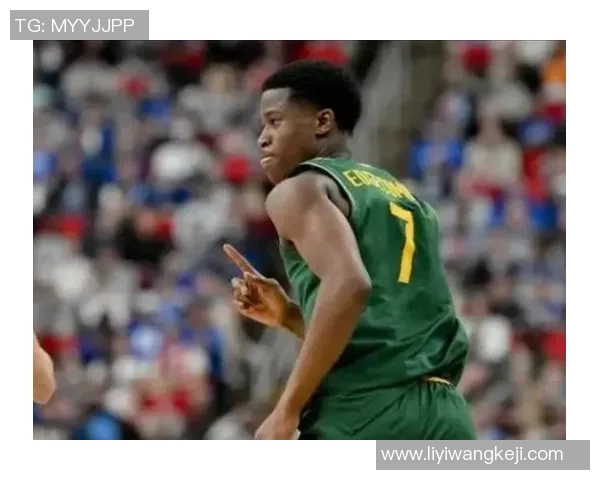 半场表现不算好!埃奇库姆上半场9中3 拿到8分5篮板2助攻 半场表现不算好!埃奇库姆上半场9中3 拿到8分5篮板2助攻