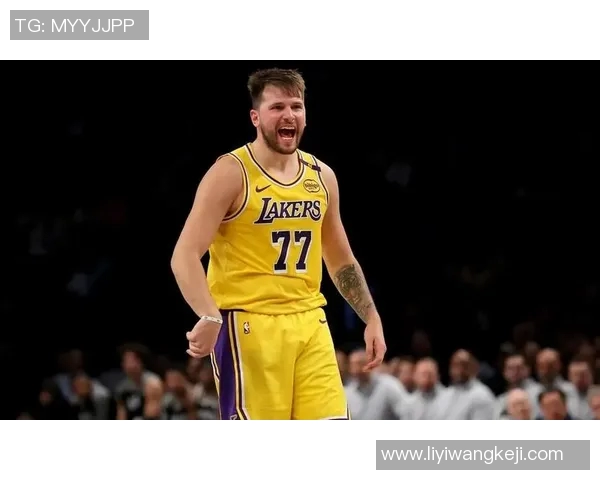 湖人惨败雷霆！里弗斯东契奇崩盘，艾顿无地位，拉拉维亚连续打铁