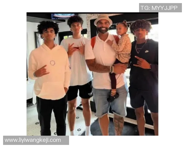 美媒对比弗拉格与布泽尔大一赛季数据，布泽尔全面占优